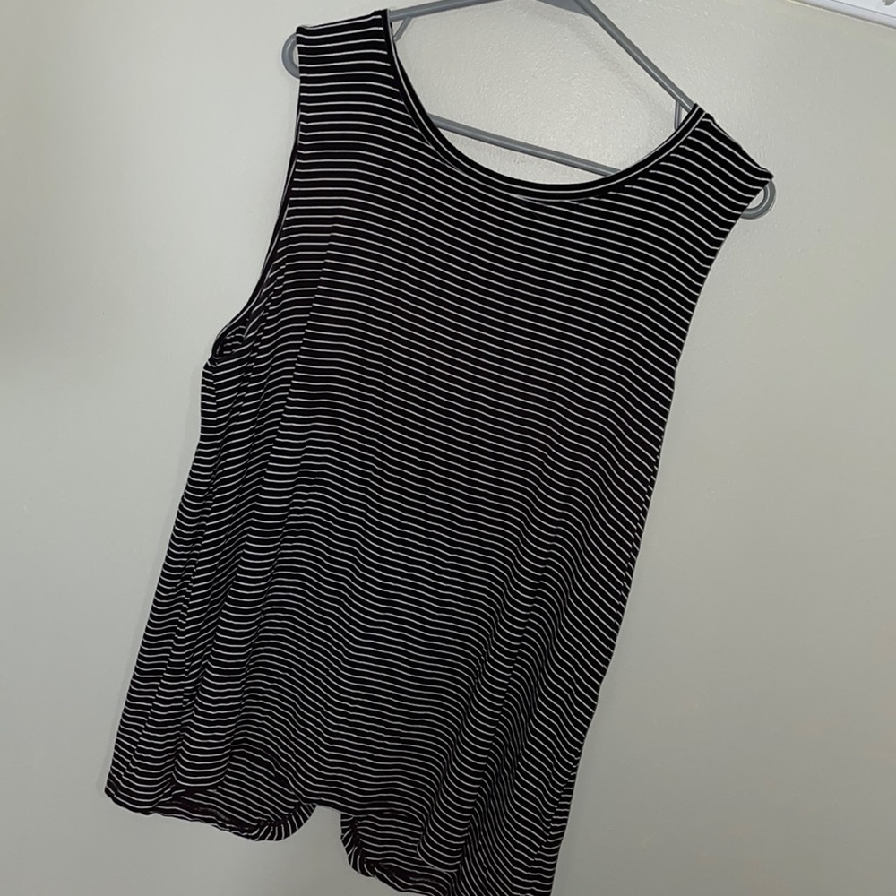Old navy flowy open back tank